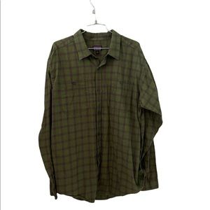 Patagonia Men's Long-Sleeved organic cotton flannel button down